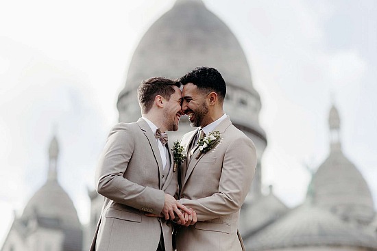 Un mariage civil à Paris 19ème et une séance photo de couple à Montmartre
