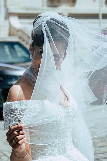 Arrivée de la mariée à la mairie de Champigny-sur-Marne