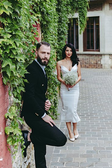 Pose des mariés après la mairie