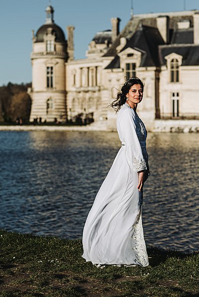 La mariée lors de la séance de couple