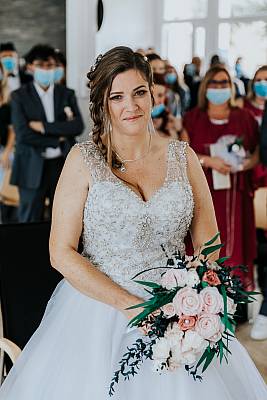 La mariée devant le maire