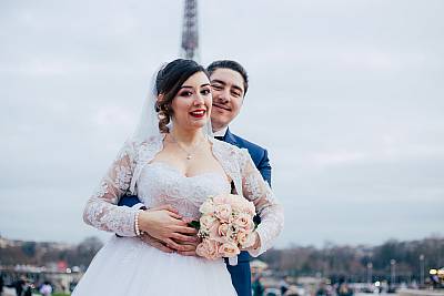 Les mariés lors de la séance photo de couple