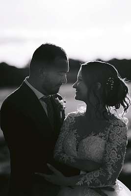 Photo de couple en noir et blanc
