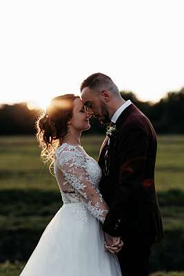 Séance photo de couple au couche du soleil en Seine-et-Marne