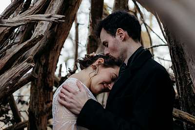 le doux baiser du marié