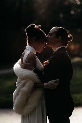 Photo de couple en clair obscur
