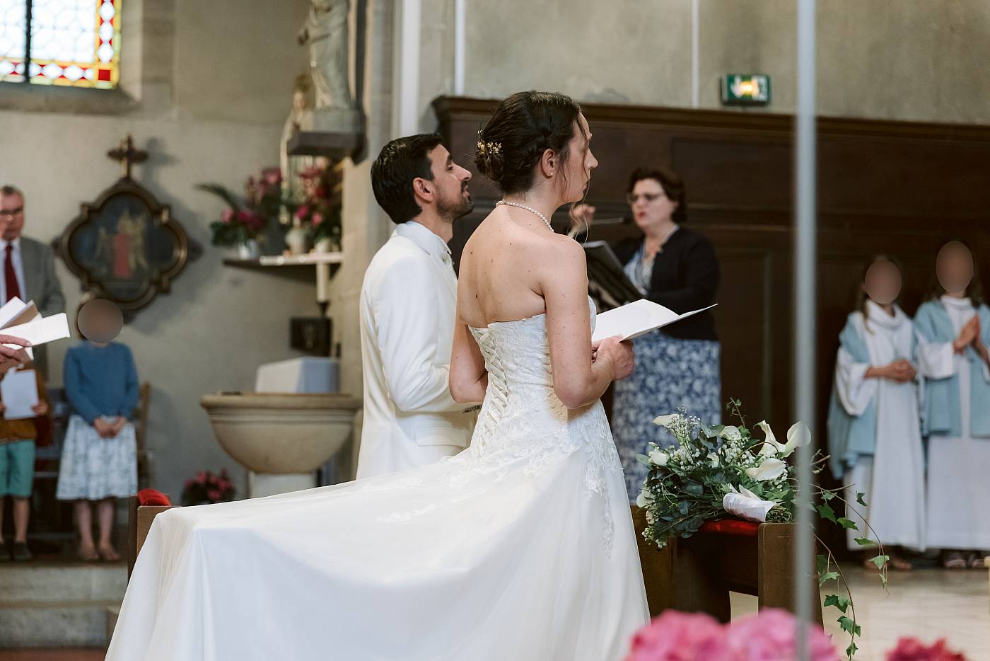 Les mariés lors de la cérémonie religieuse