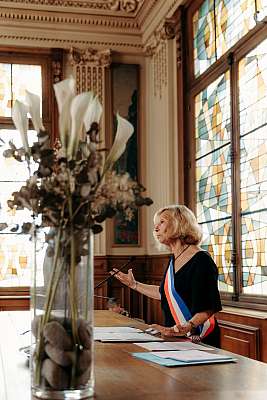 Madame la maire préside la cérémonie