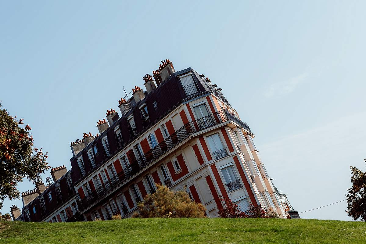 Le fameux immeuble penché du 18ème arrondissement