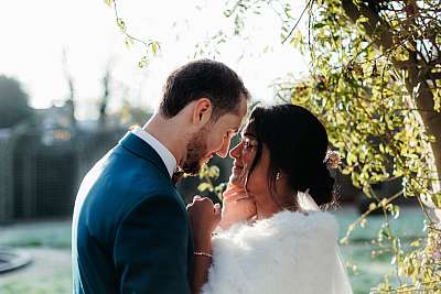 Photo de couple dans l'orangerie du parc de Sceaux