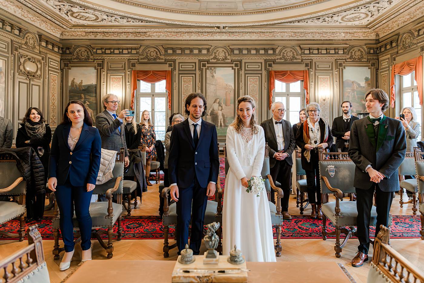 Plan large sur la salle des mariages