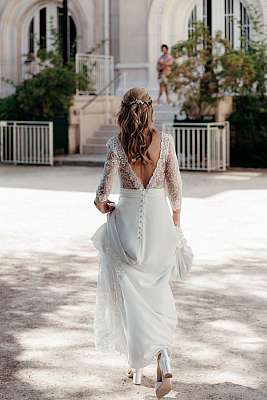 La mariée se dirige vers la mairie
