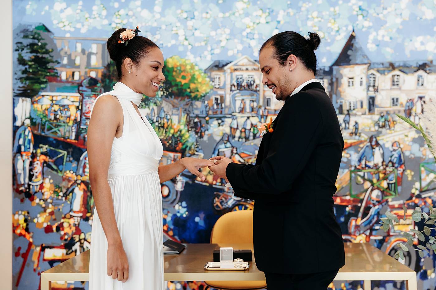 L'échange des alliances durant le mariage à Clamart