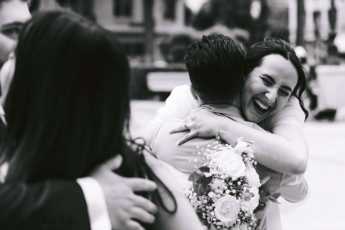 Retrouvaille de la mariée avec son témoin