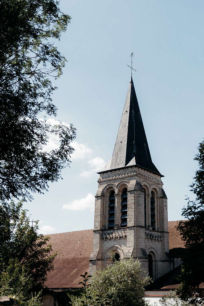 Vue sur l'église Saint-Sulpice de Noisy-le-Grand
