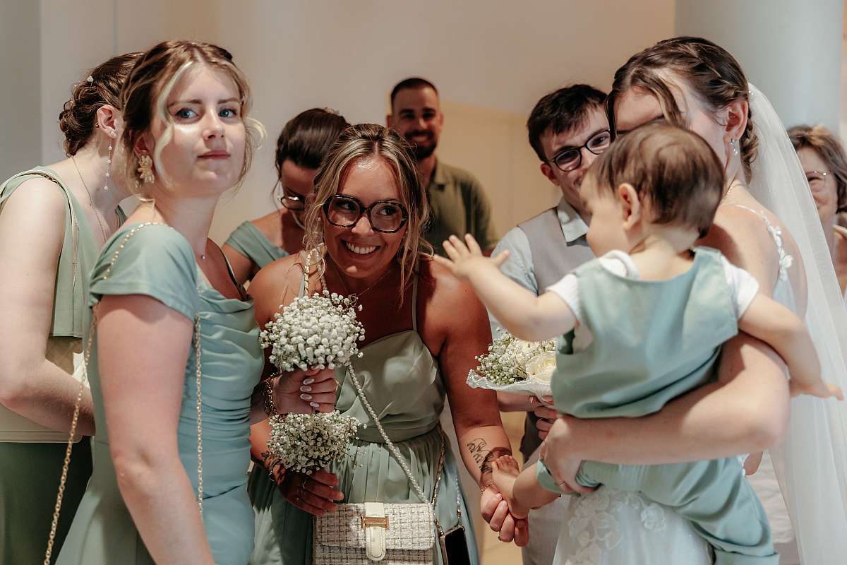 Les dames d'honneur et la mariée