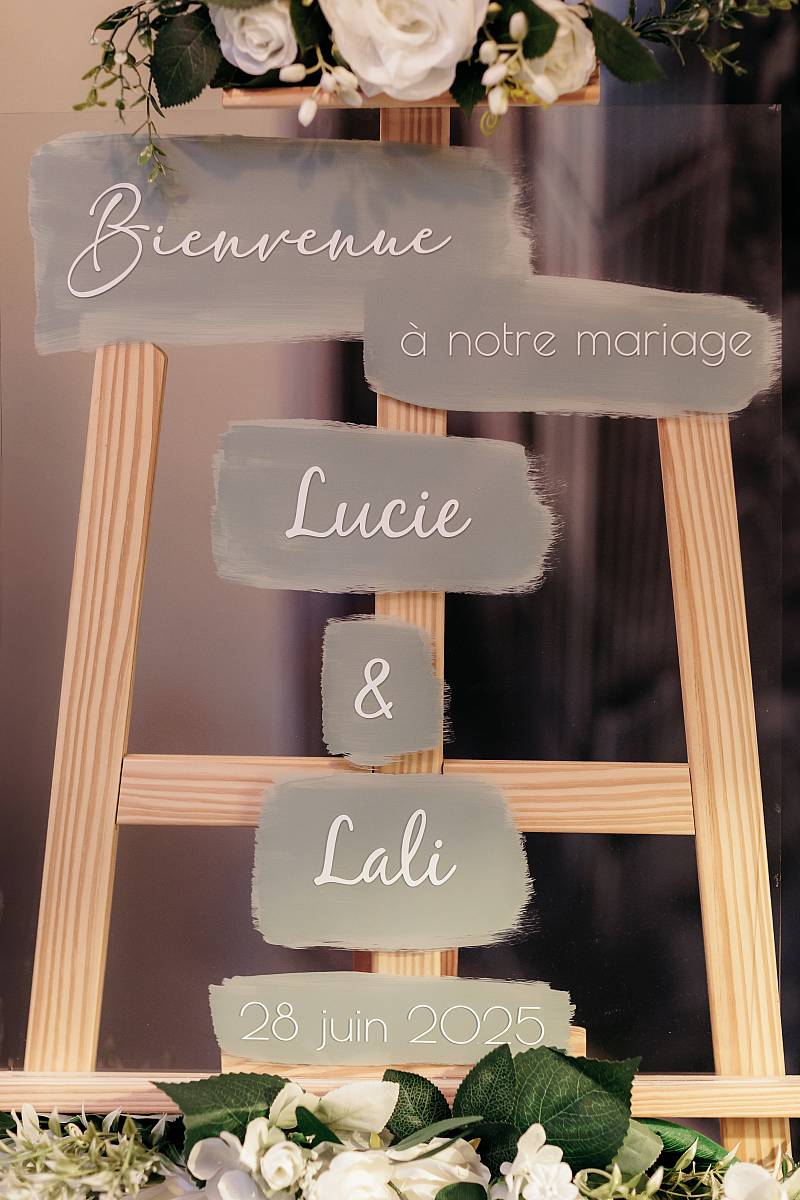 Le panneau de bienvenue des mariés à la salle "le Garden" à Saint-Maur-des-Fossés