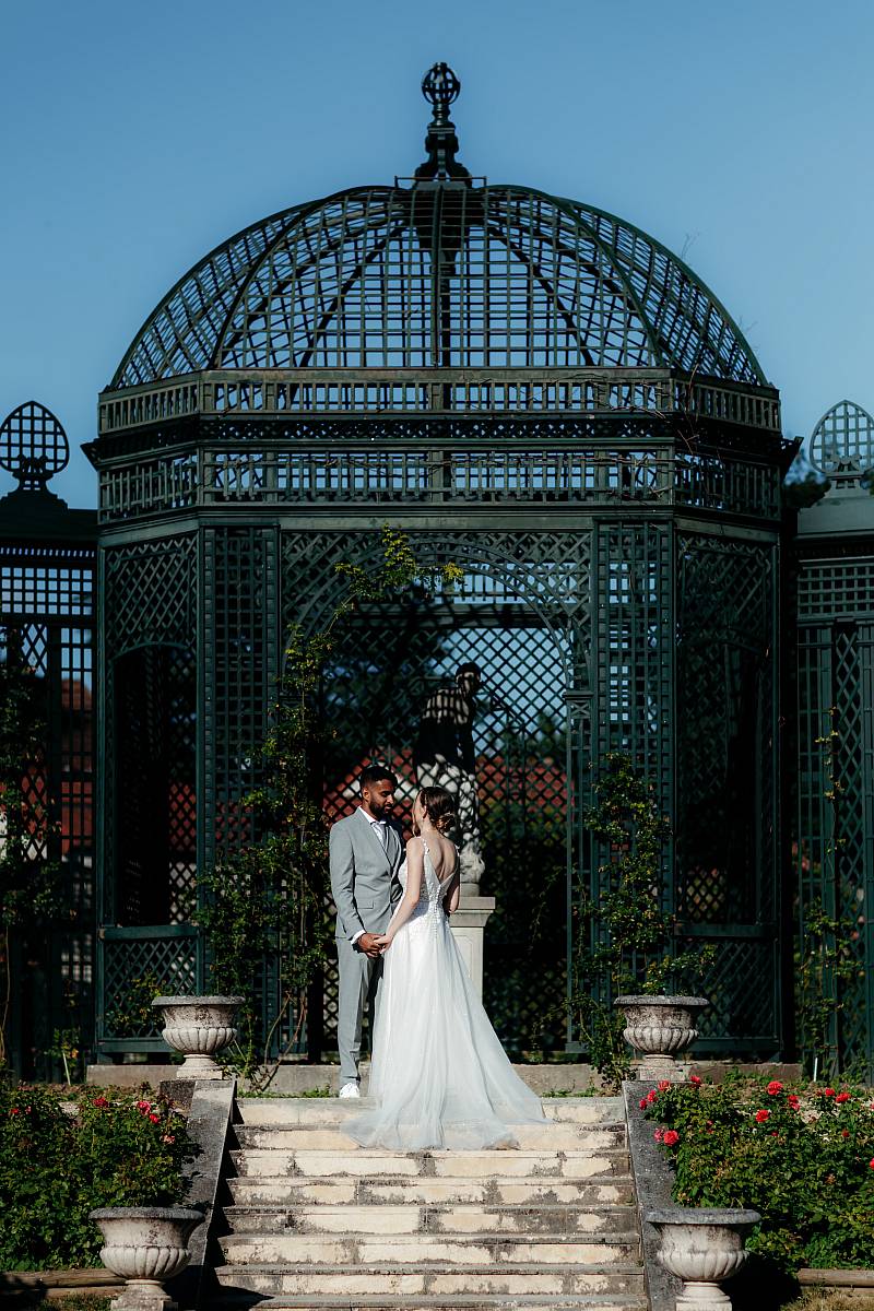 Photo de mariage à la roseraie de l'Haÿ les Roses