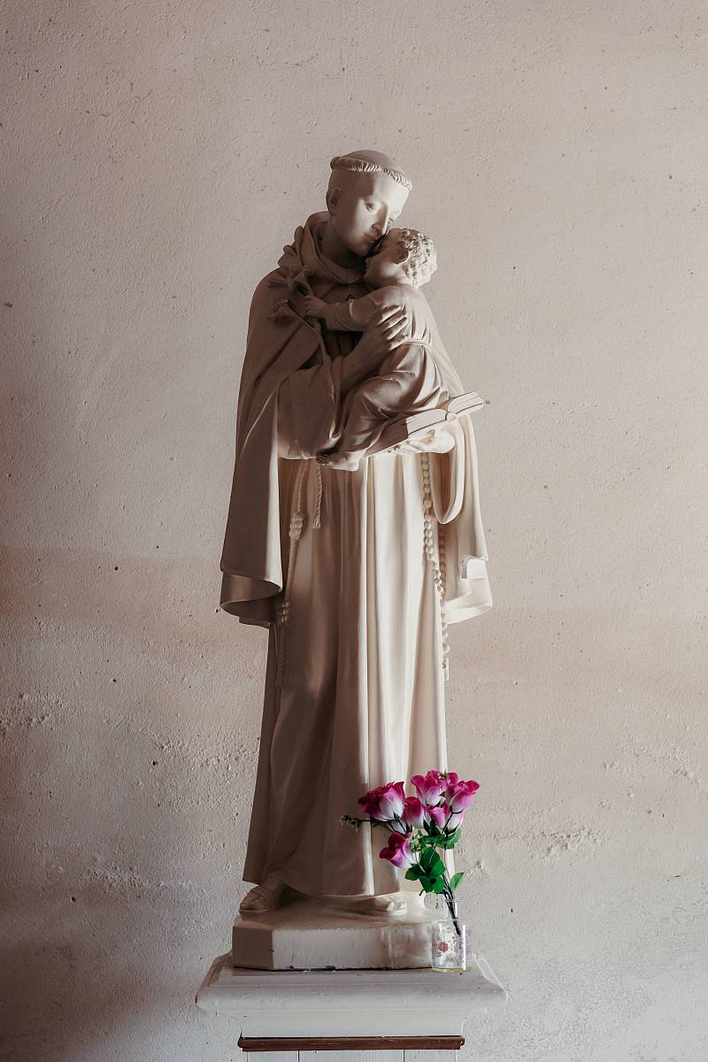 Une statue dans l'église Saint-Sulpice de Noisy-le-Grand