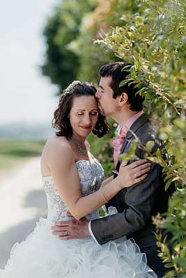 Photo de couple dans les buissons du parc Saint-Germain-en-Laye