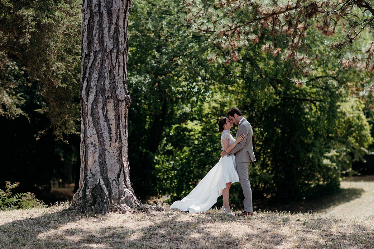 Les mariés durant la séance photo de couple dans les Yvelines