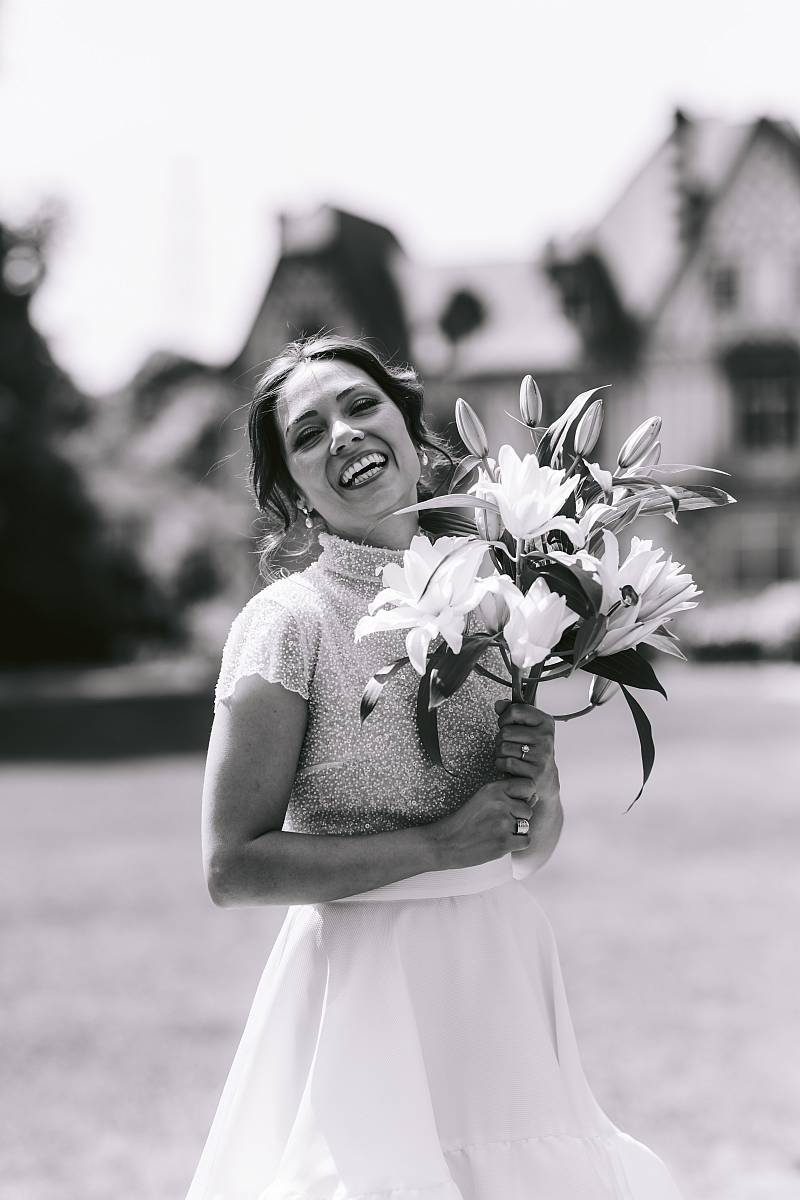 Portrait de la mariée en noir et blanc