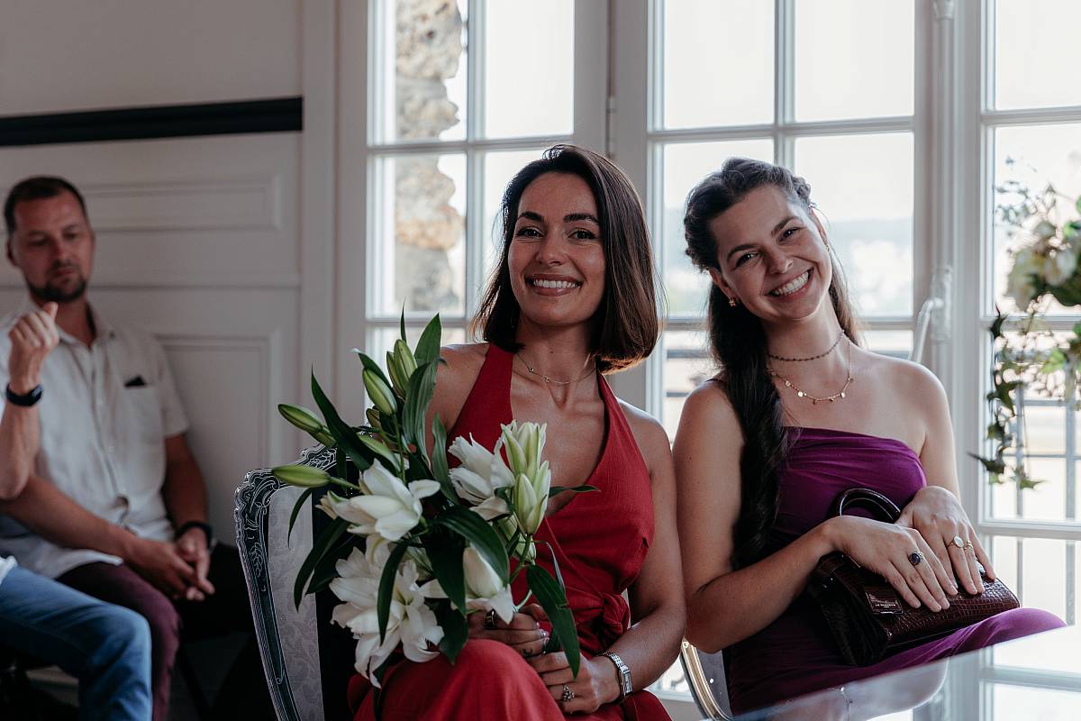 Les demoiselles d'honneur et leur grand sourire