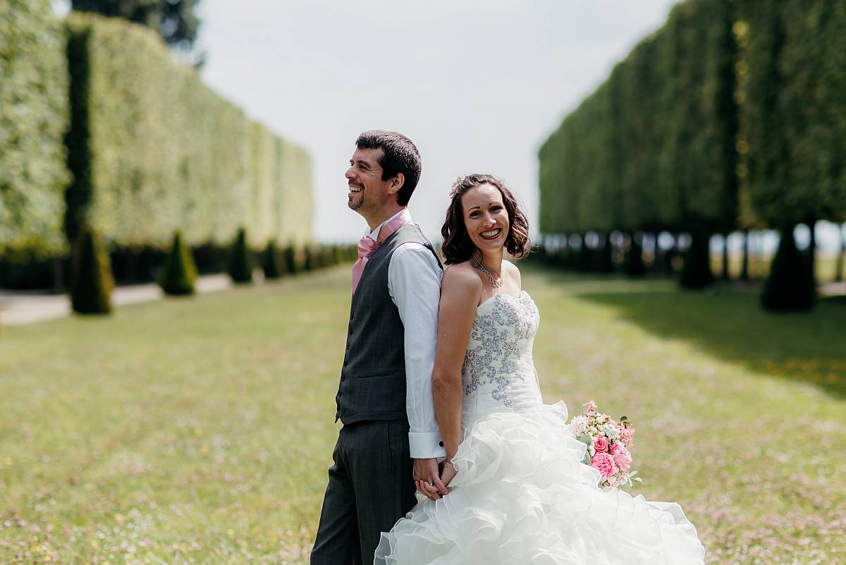 Photo de couple et questions absurdes