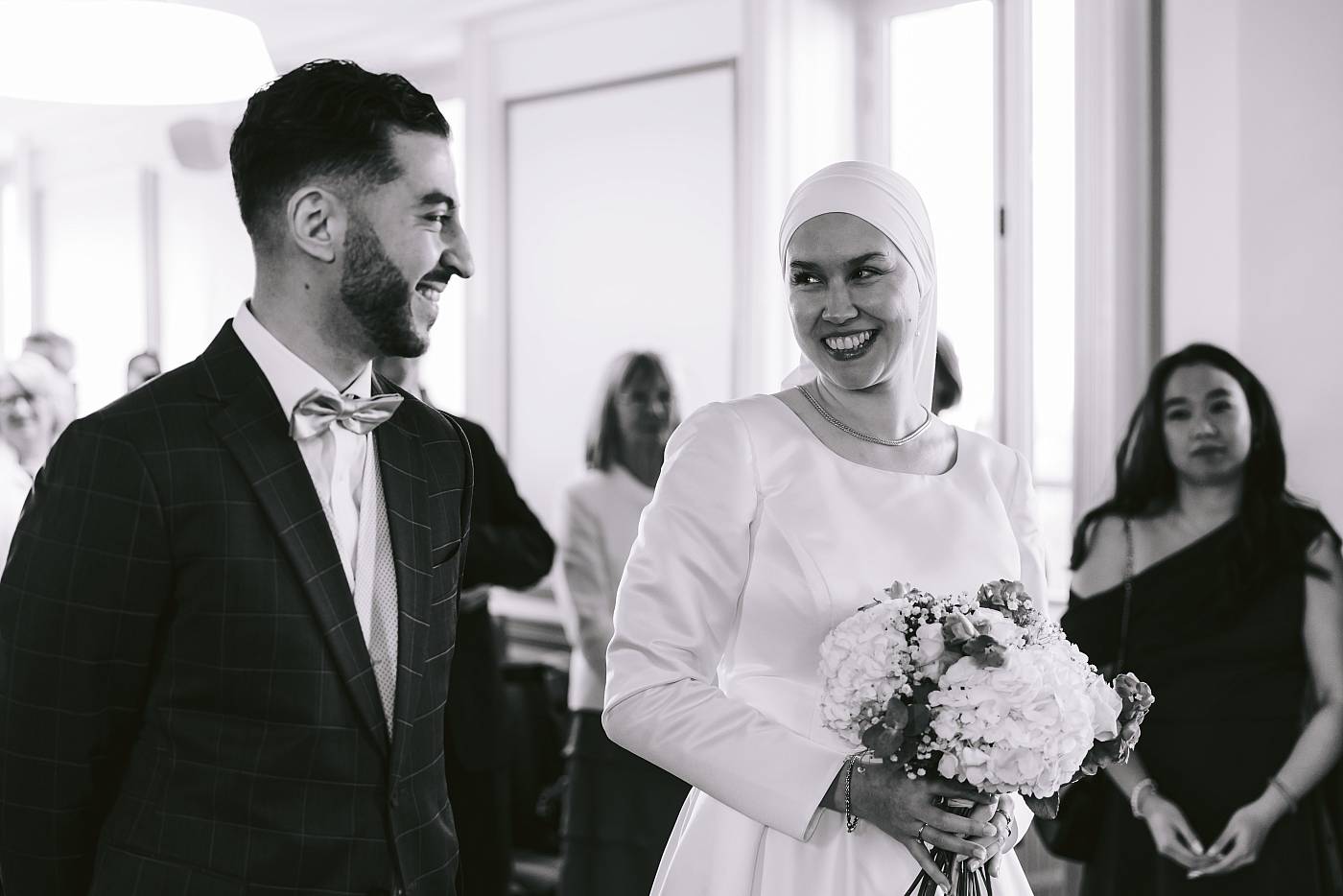 La mariée prononce son "oui"