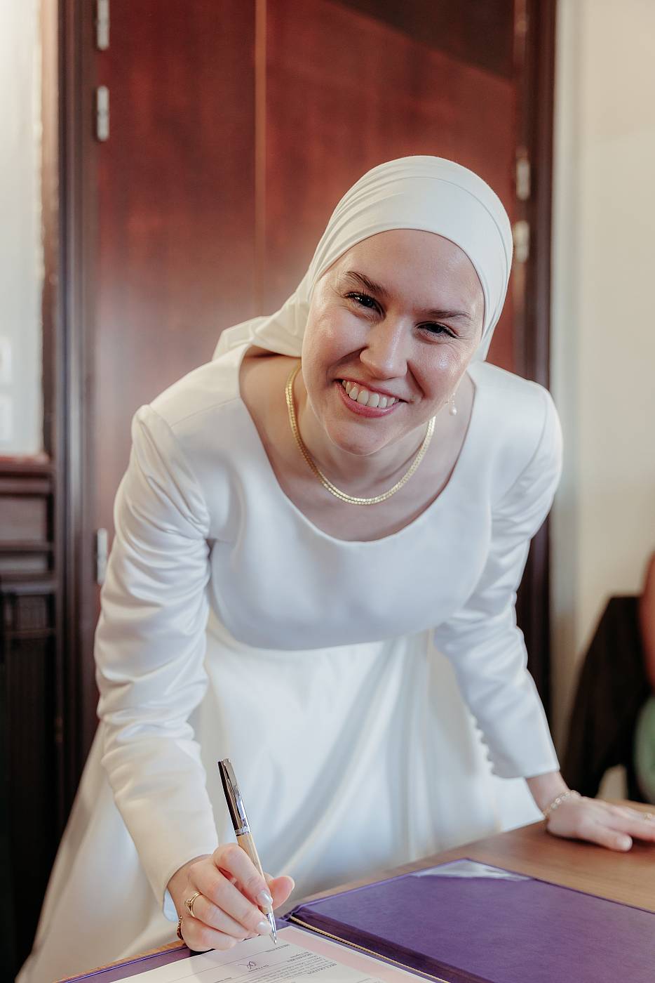 Signature des registres pour la mariée