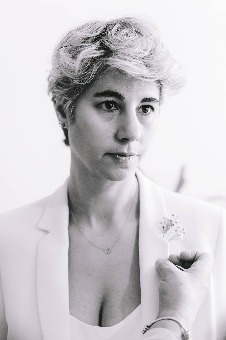 Portrait de la mariée en noir et blanc