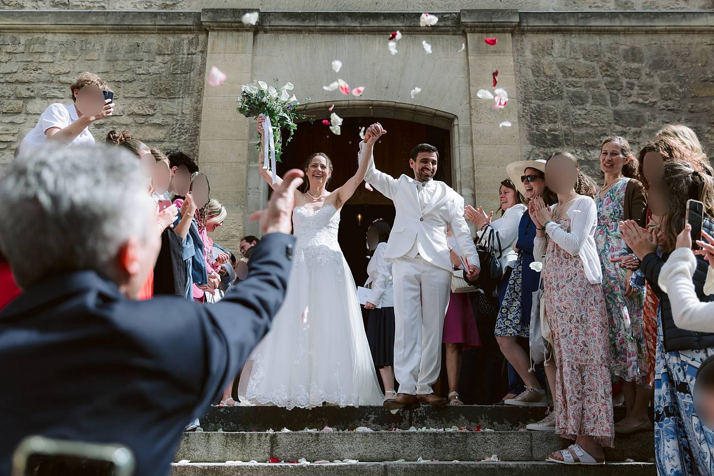 Sortie d'église lors d'un mariage dans les Yvelines 78