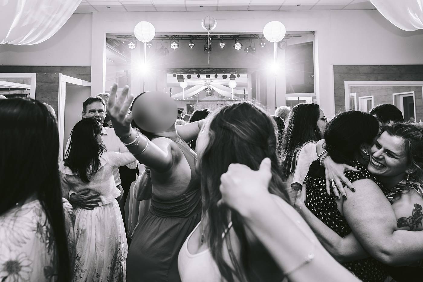 Les invités se déchainent sur la piste de danse