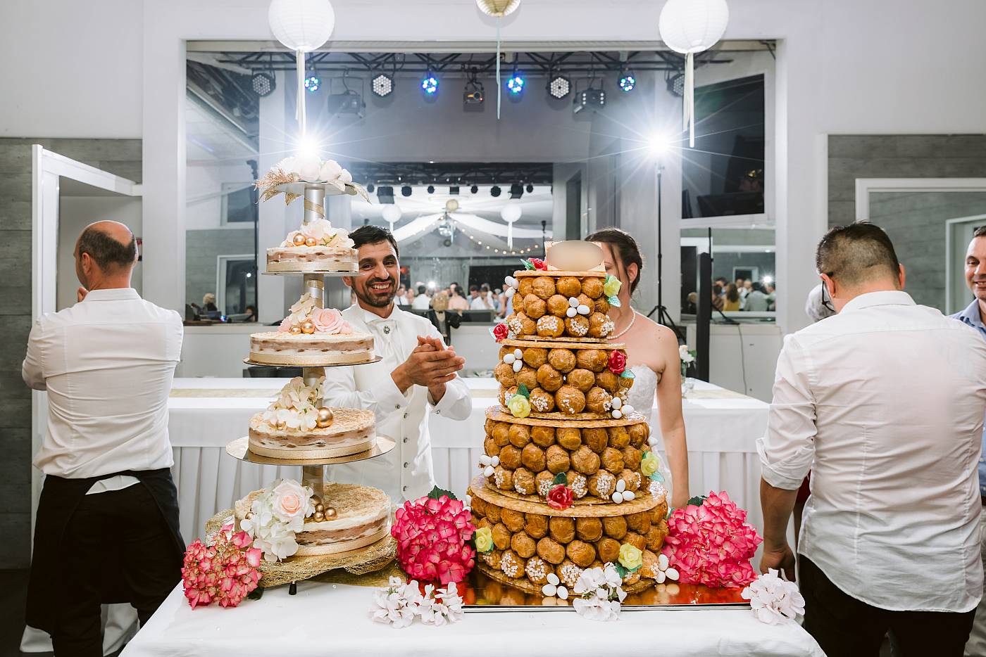 Présentation des dessert lors de la fête de mariage