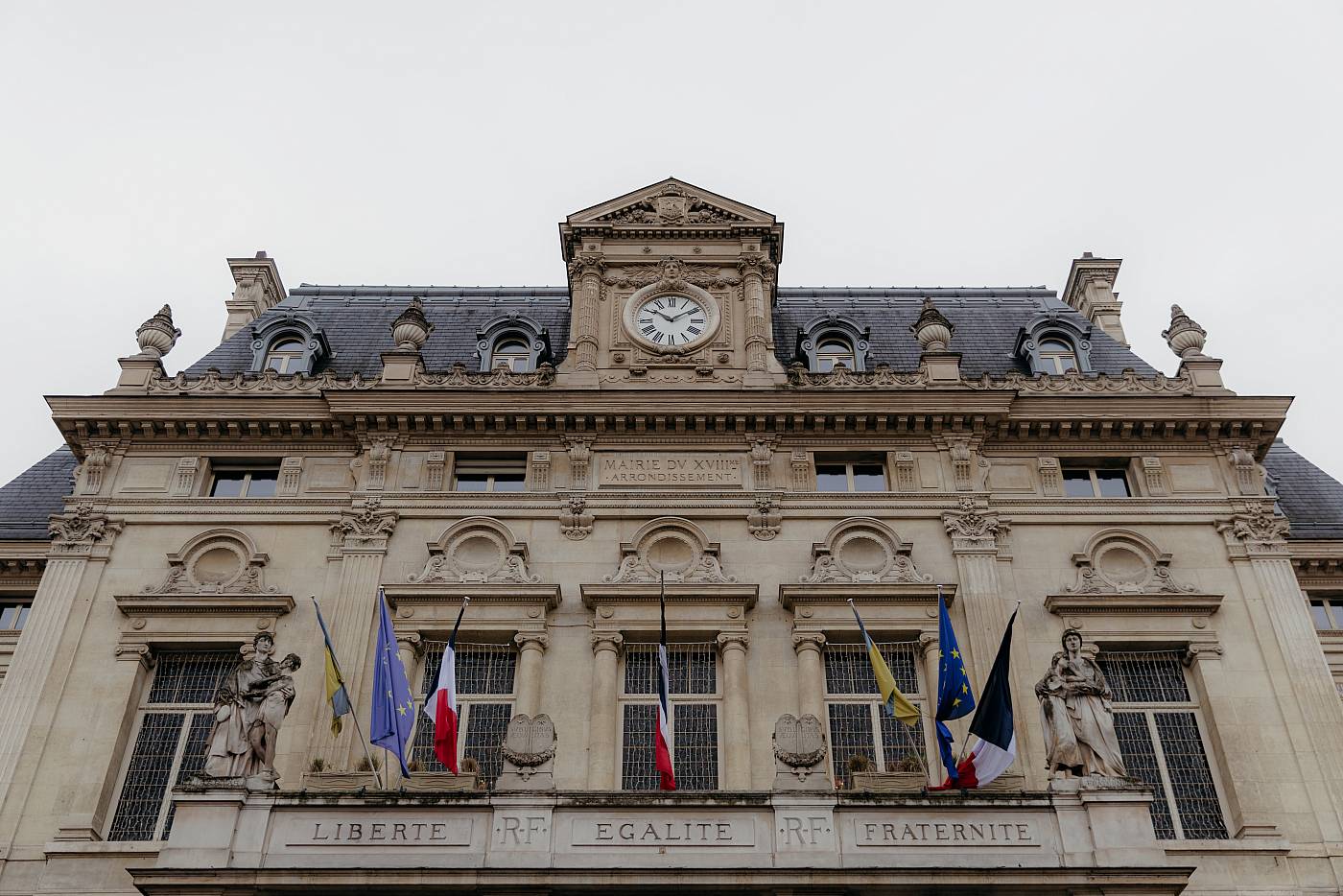 La façade de la mairie du 18e arrondissement de Paris