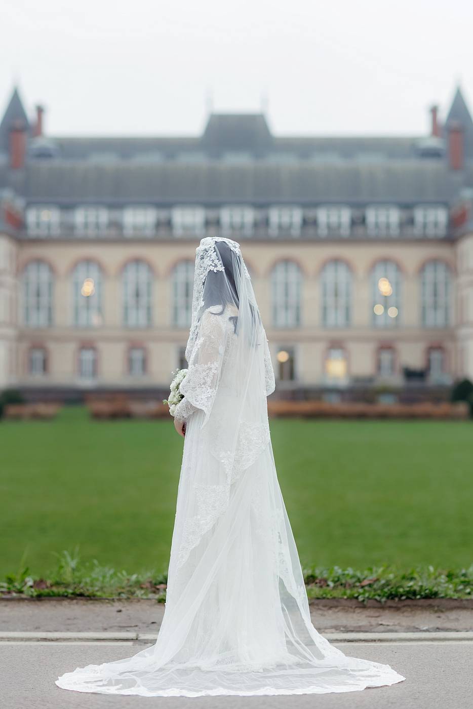 La mariée et sa traîne