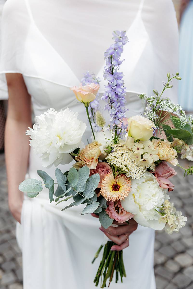 Le bouquet de fleurs de la mariée.