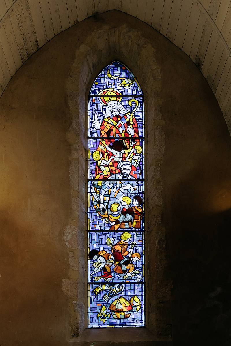 Les vitraux de la chapelle Saint-Nicolas.