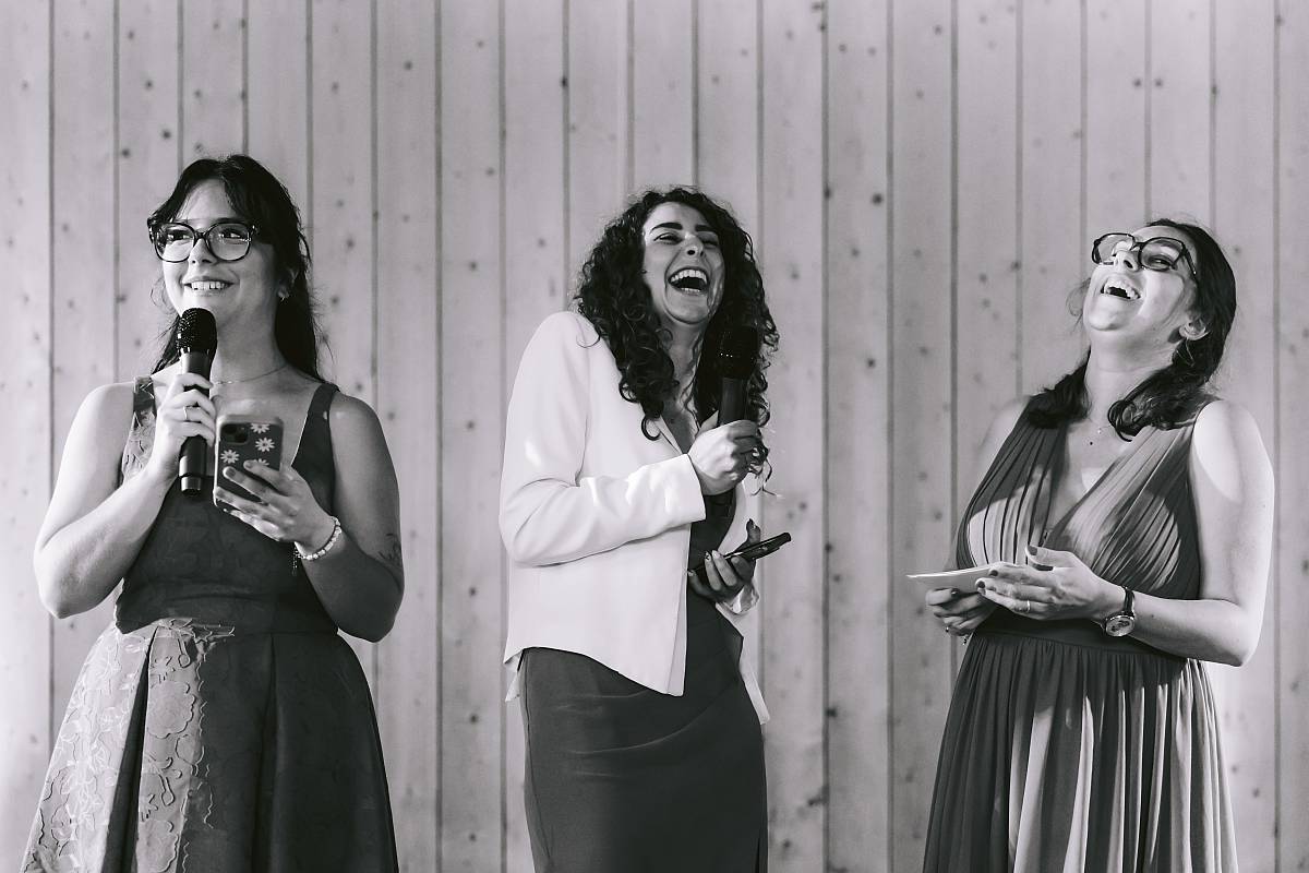 Les discours des demoiselles d'honneur lors de la réception.