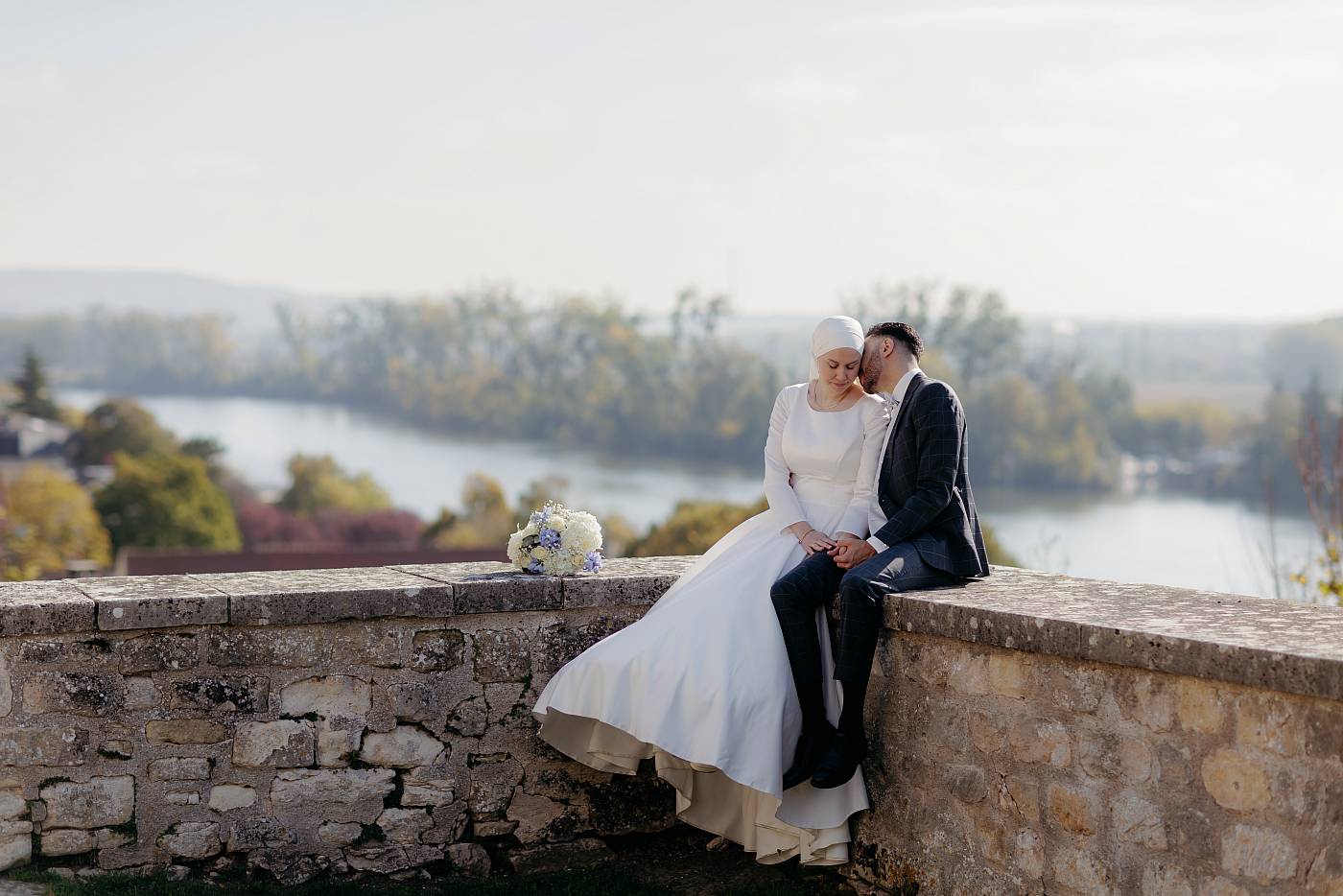 Tableau des mariés en bordure de Seine à Conflans-Sainte-Honorine