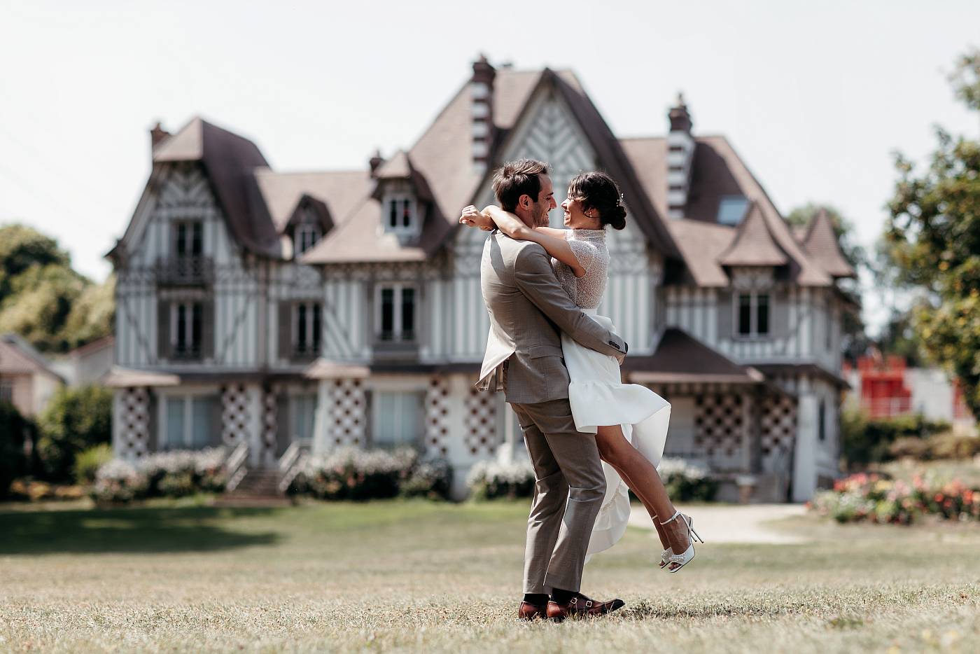 Figure acrobatique des mariés à Vernouillet dans les Yvelines