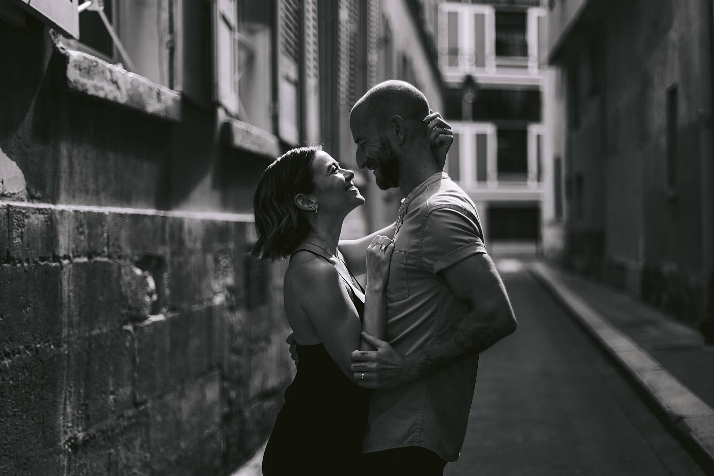 Séance photo de couple avec Gabe McClintock à l'île de la cité à Paris