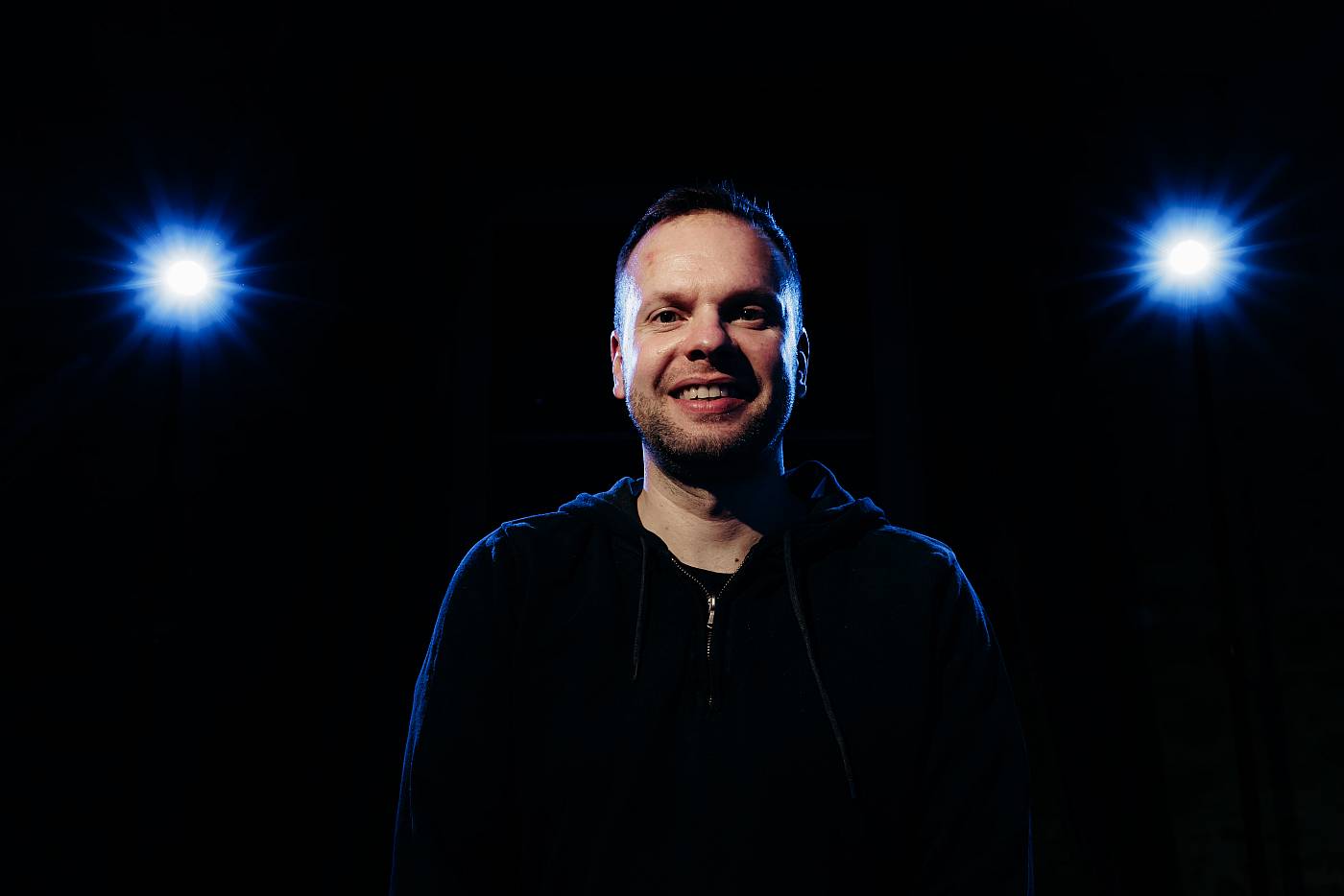 Utilisation de deux flash en contre-jour avec une gélatine de couleur