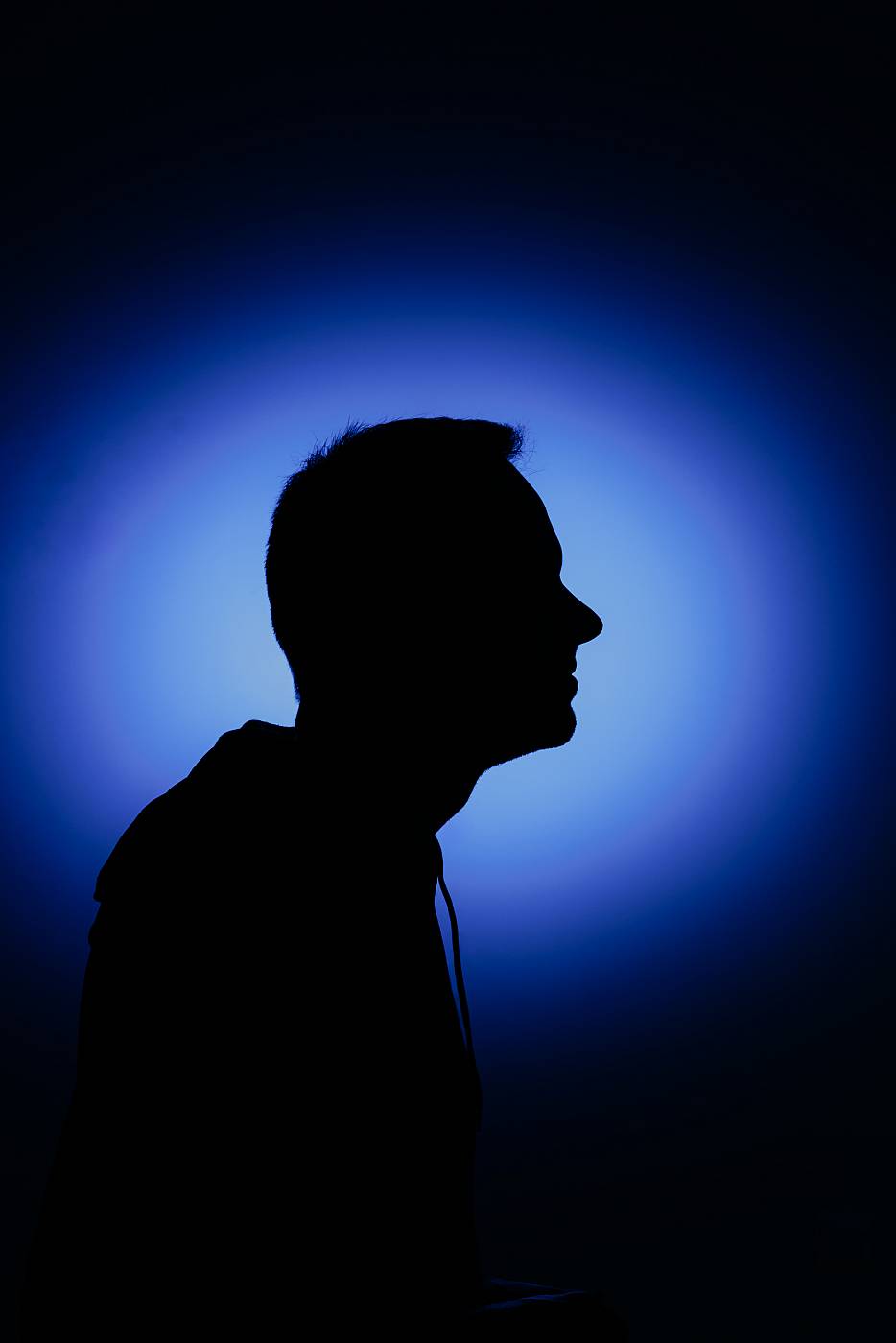 Création d'une silhouette à l'aide dans flash orientée vers un mur