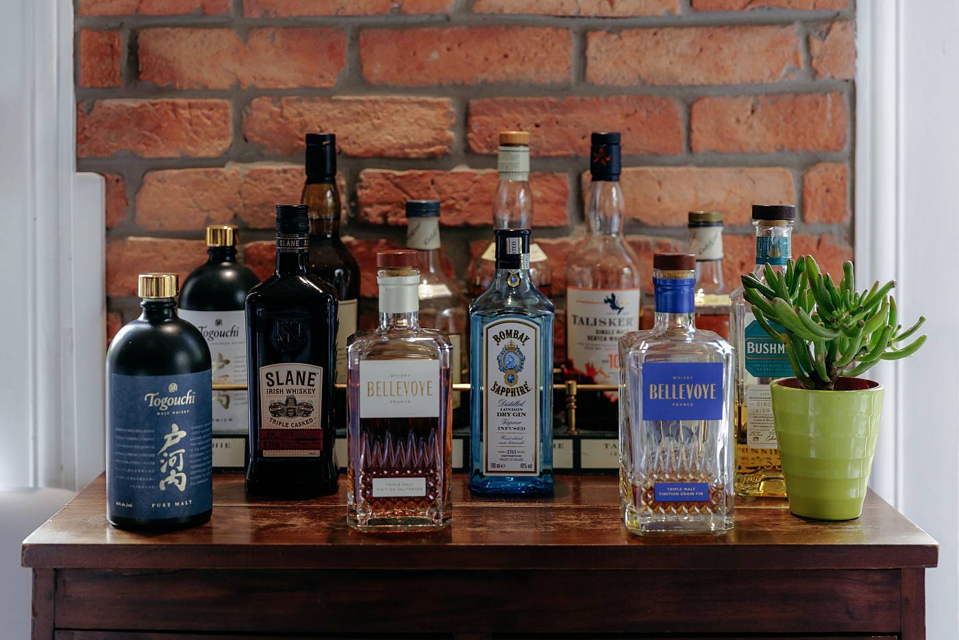 Des bouteilles de spiritueux au restaurant la Cipale