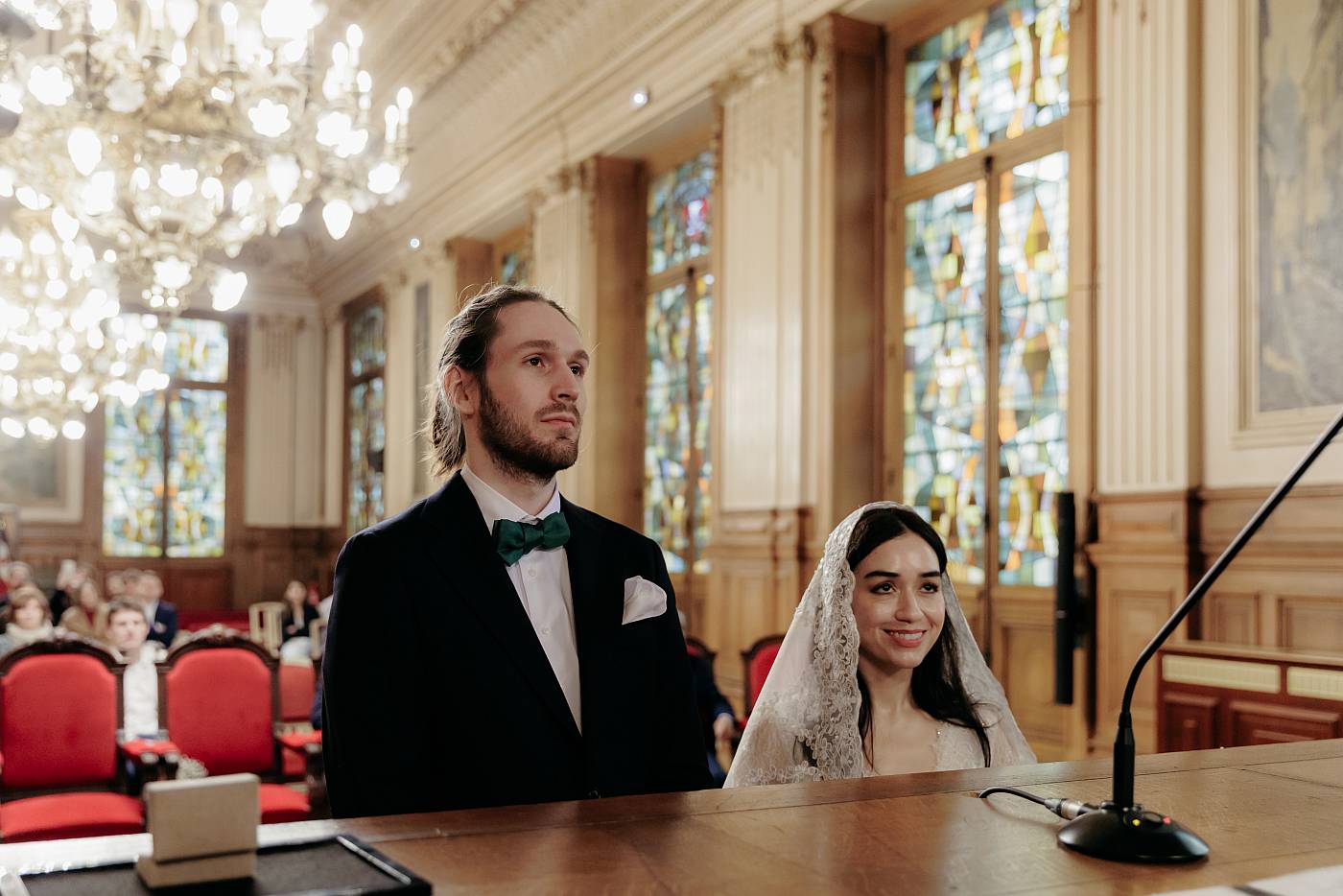 Les mariés pendant l'échange des consentements