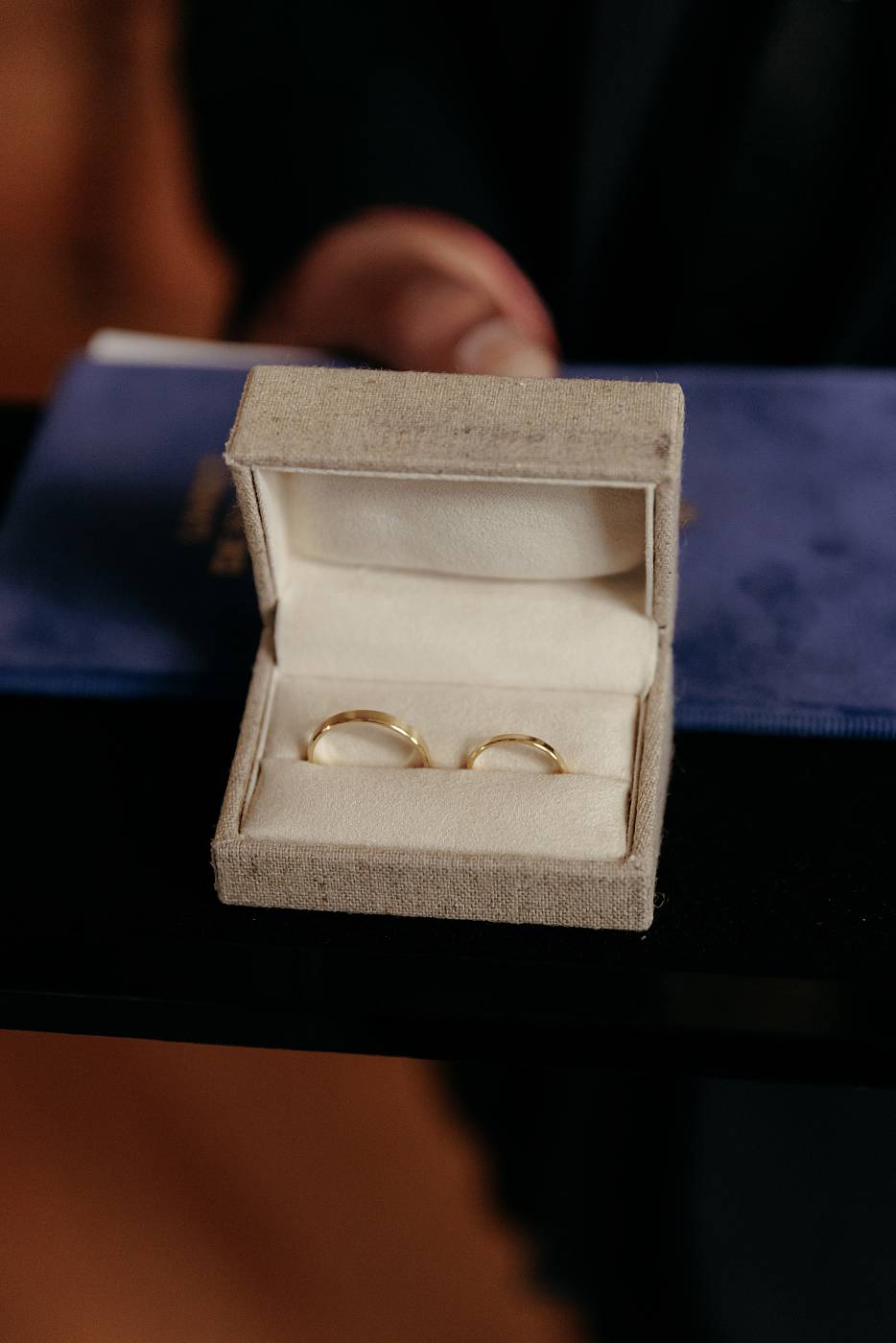 Les alliances dans leur coffret