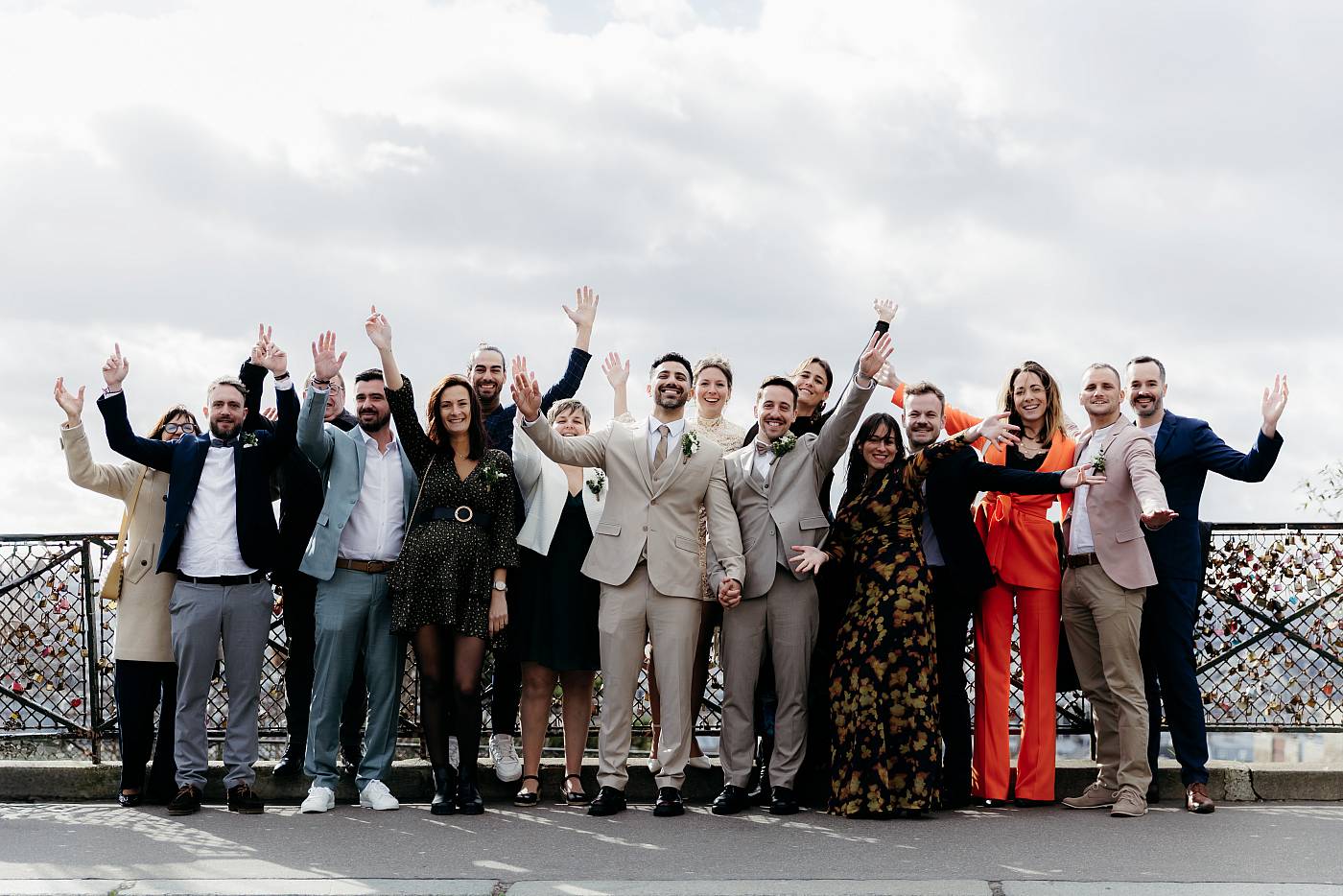 Photo de groupe devant le Sacré-Cœur à Montmartre