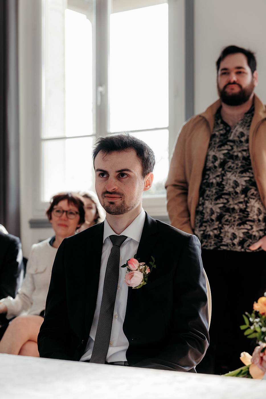 Portrait du marié dans la mairie de Chartrettes