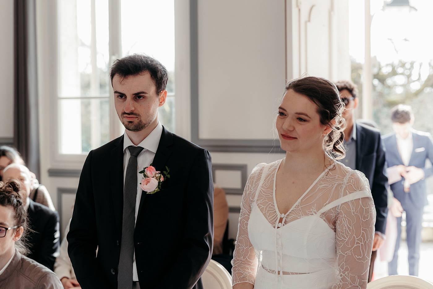 Les futurs mariés se préparent à se dire oui